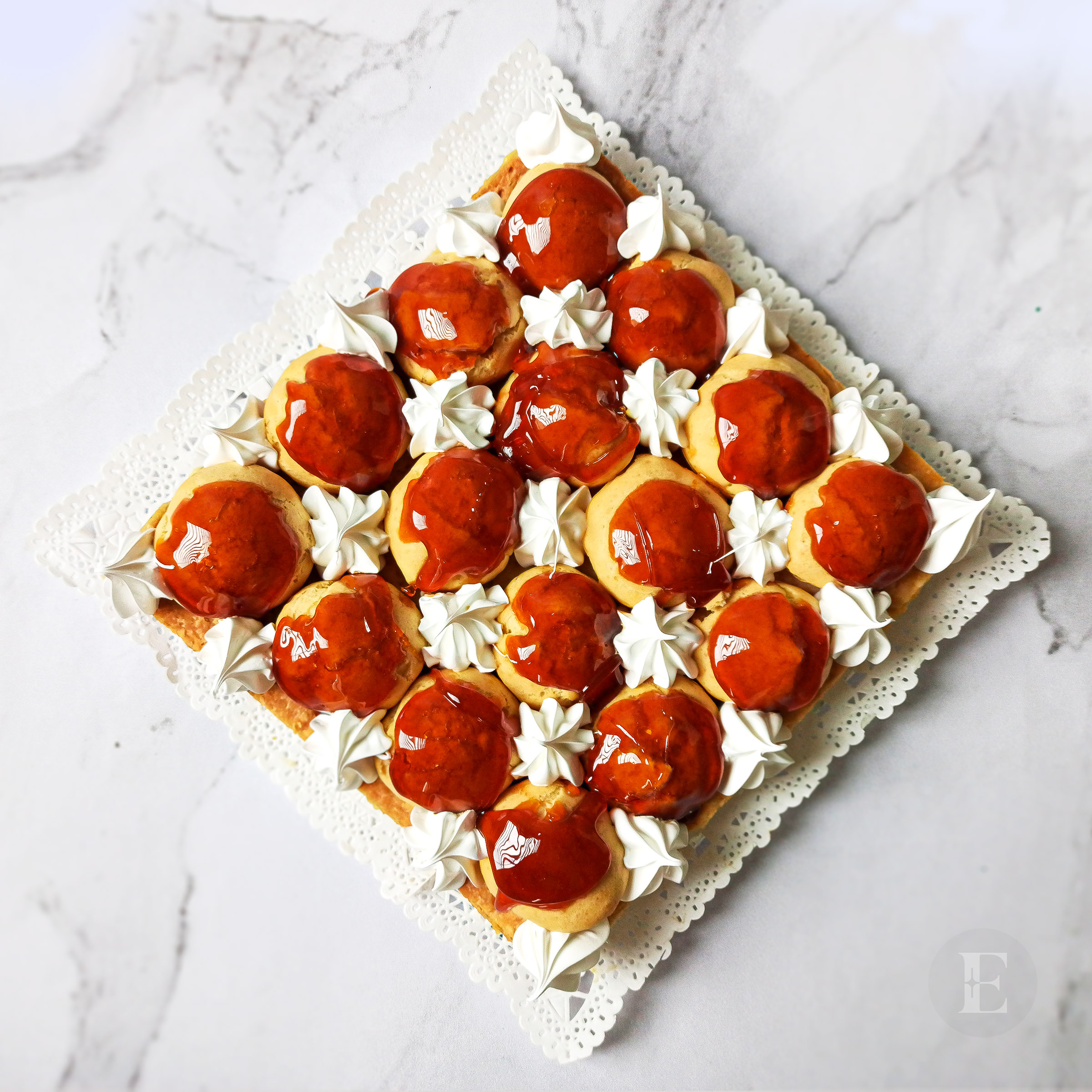 Milhoja de profiteroles, Esmeralda Pastelería